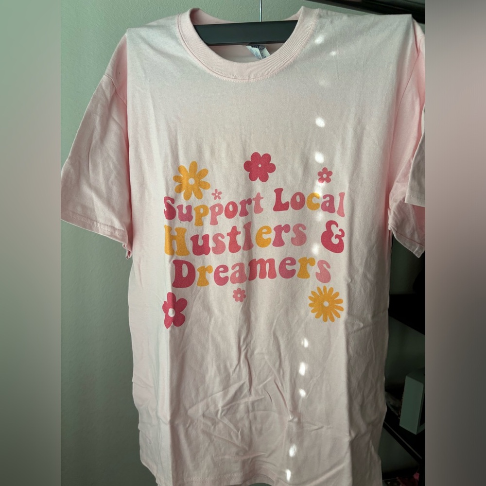 Graphic tee 👚